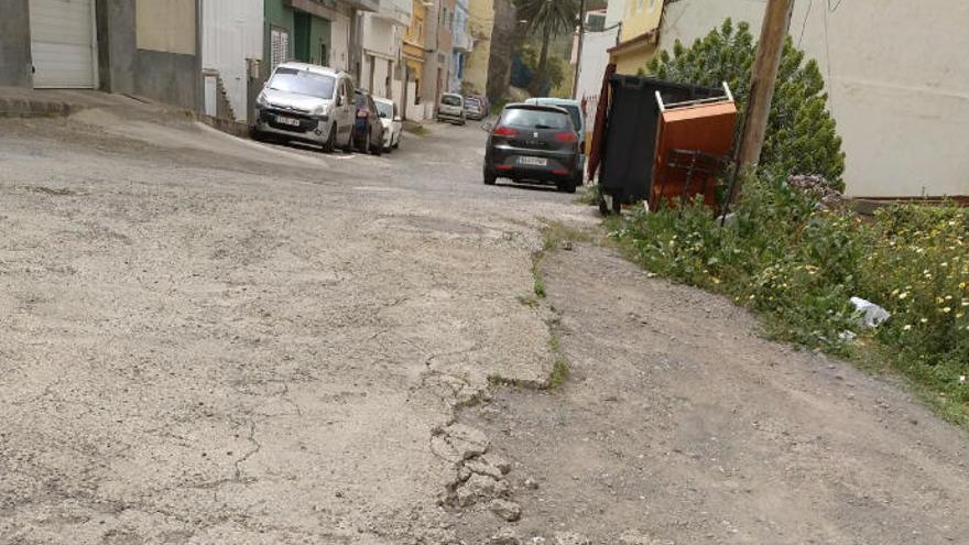 Unidos denuncia el lamentable estado de una calle en La Montañeta