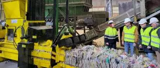 Los residuos plásticos del Vinalopó y l'Alcoià se convertirán en mobiliario urbano de imitación madera