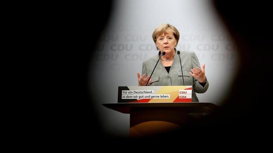 Merkel abre la campaña prometiendo el pleno empleo para el 2025