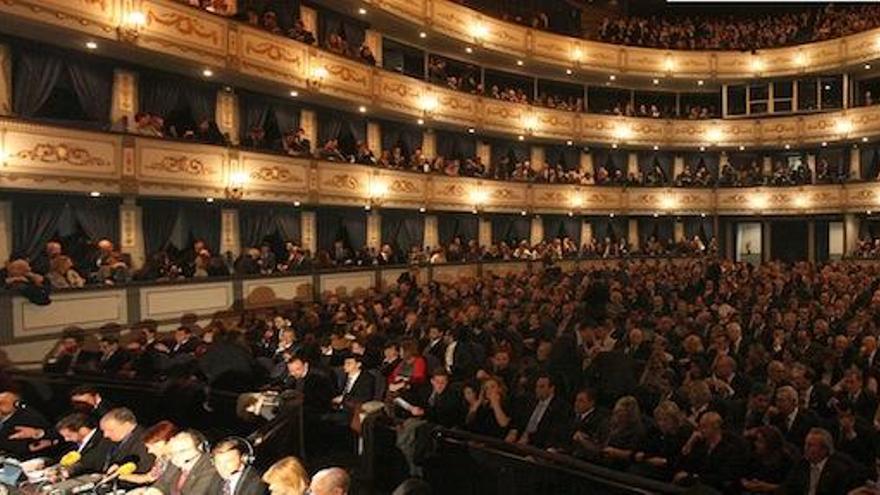 Un abarrotado Teatro Cervantes, durante el pasado pregón de la Semana Santa.