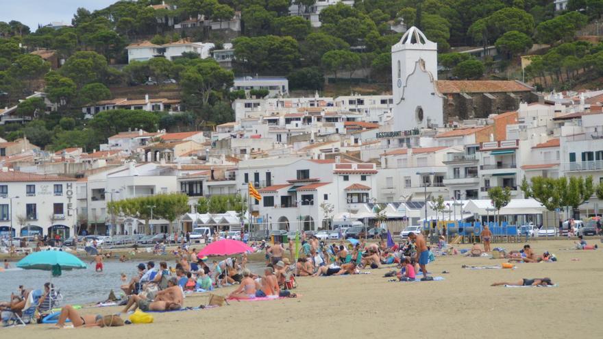 El Port de la Selva creu que la nova regulació sobre pisos turístics posarà en risc el futur del municipi