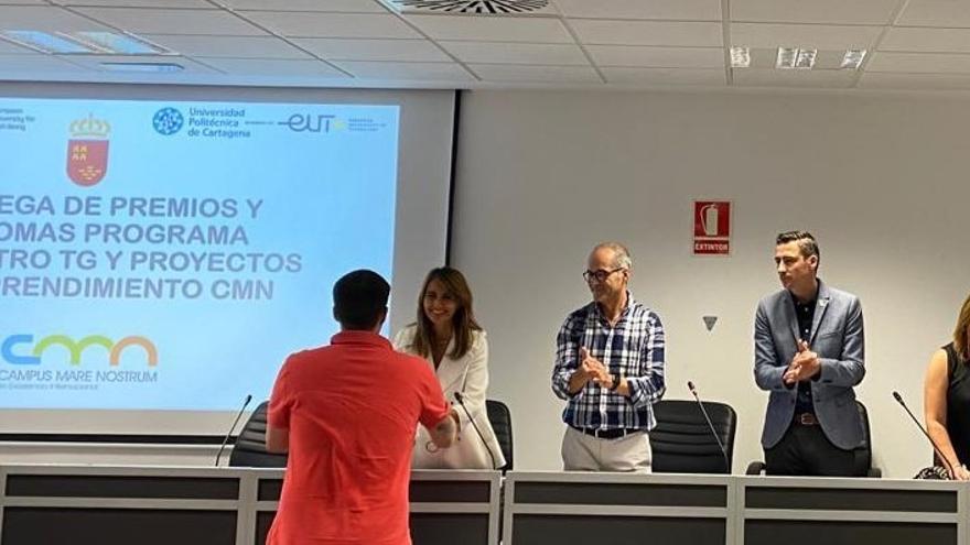 Ocho estudiantes de la UMU y de la UPCT, premiados por sus trabajos fin de  grado y de máster en empresas - La Opinión de Murcia