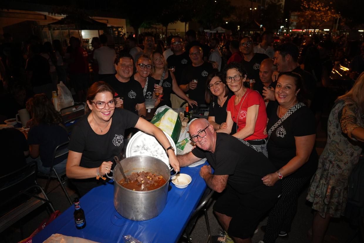 Galería: Les imatges del sopar de tombet de les penyes en les festes de Vila-real