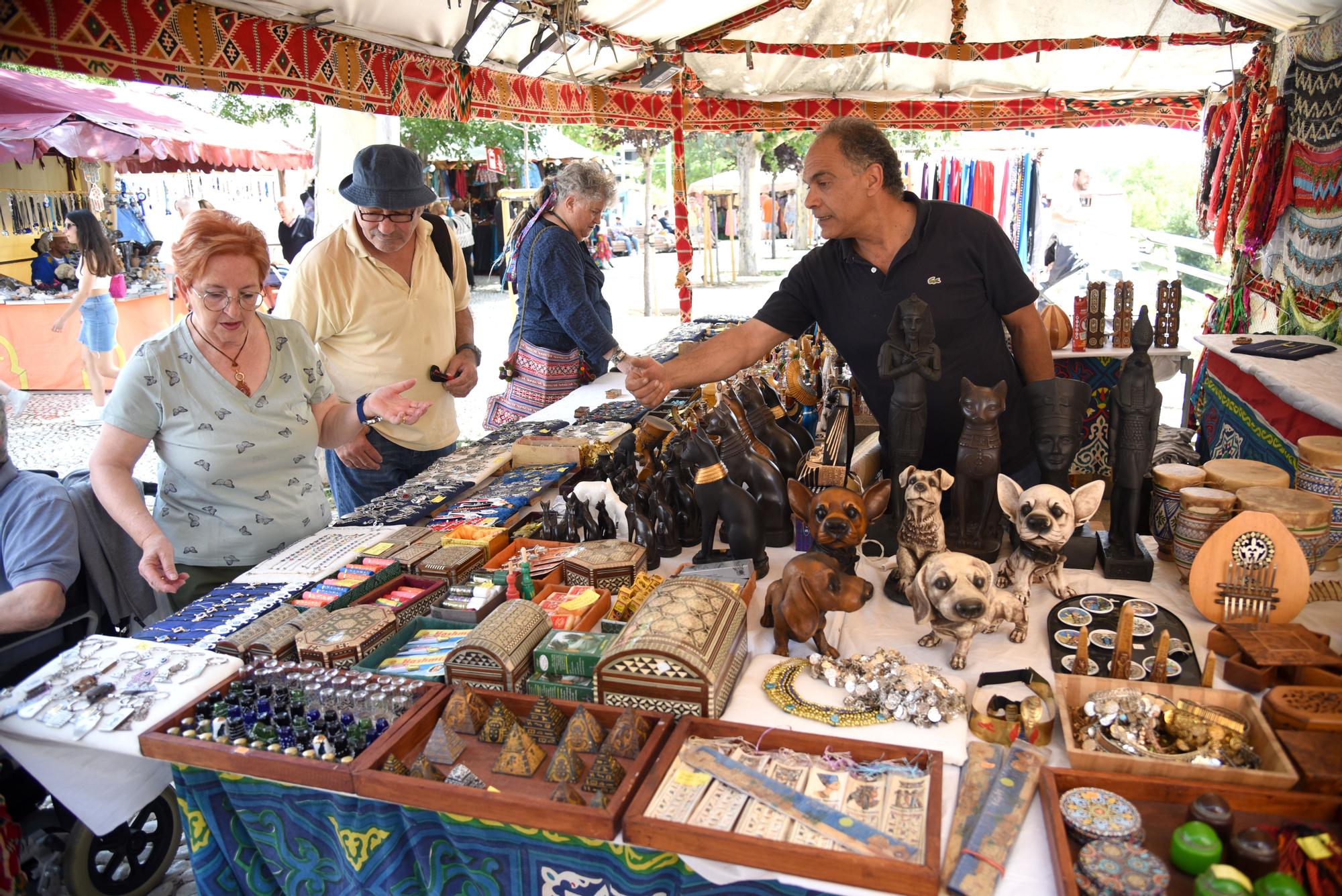 El Mercado de las Tres Culturas ya deslumbra en el centro de Zaragoza