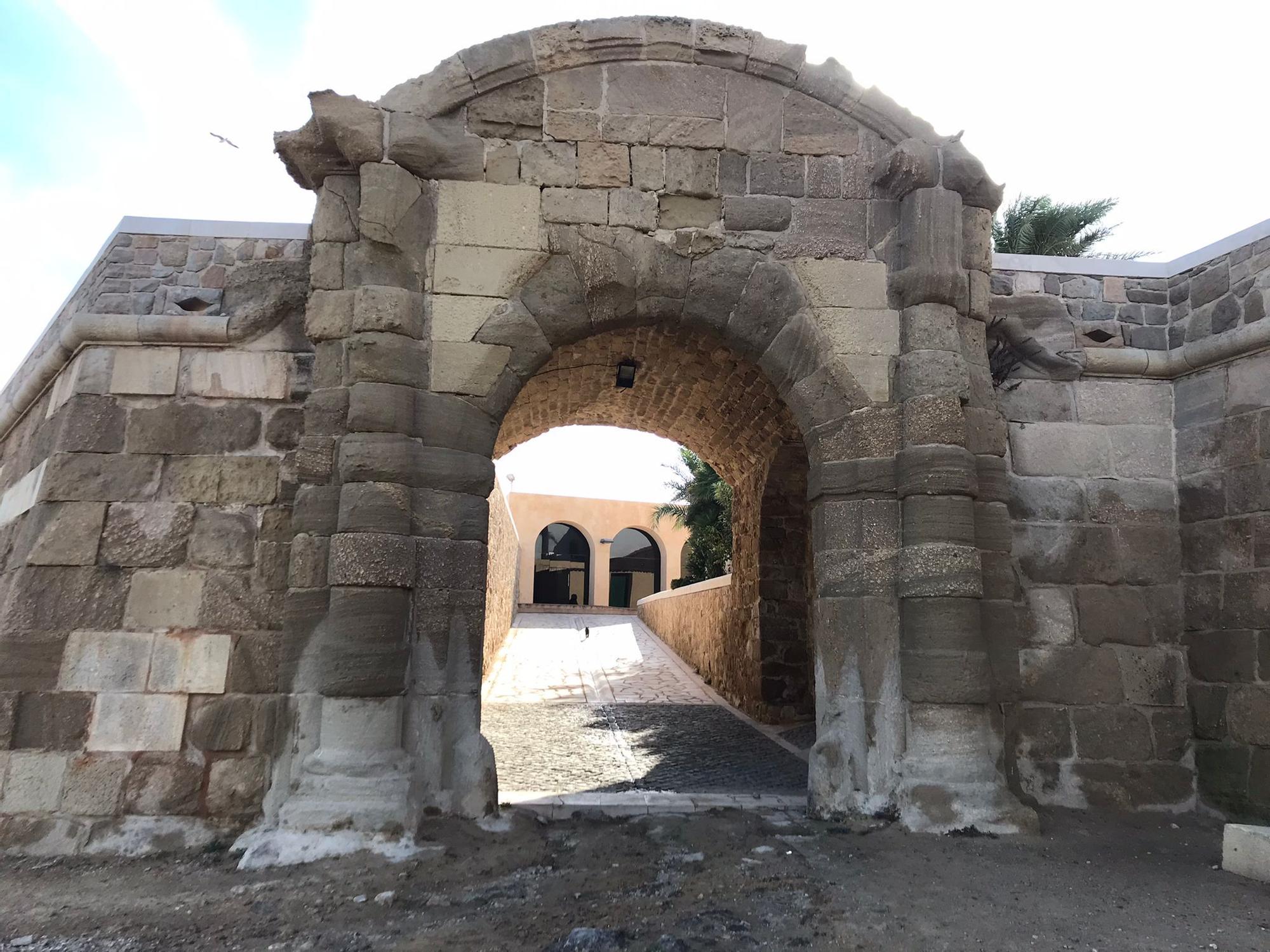 Un paseo por Tabarca, la esencia del Mediterráneo en frasco pequeño