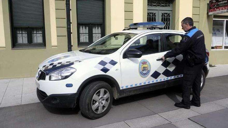 Agente de la Policía Local de Vilanova. // Noé Parga
