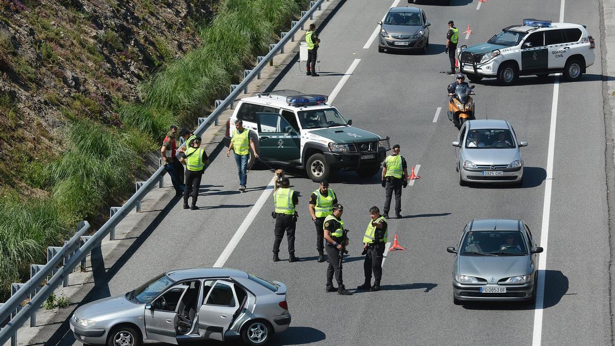 Imagen de archivo de un operativo de la Guardia Civil en la Autovía do Salnés