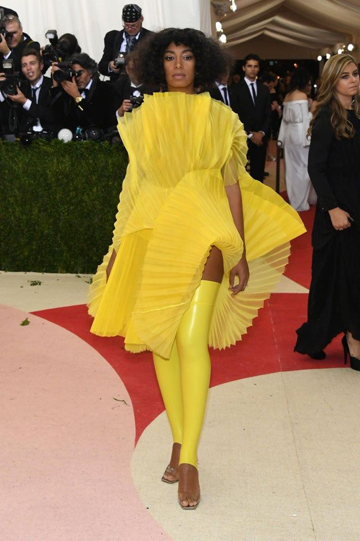 Solange Knowles, de David Laport, en la alfombra roja de la gala Met 2016.