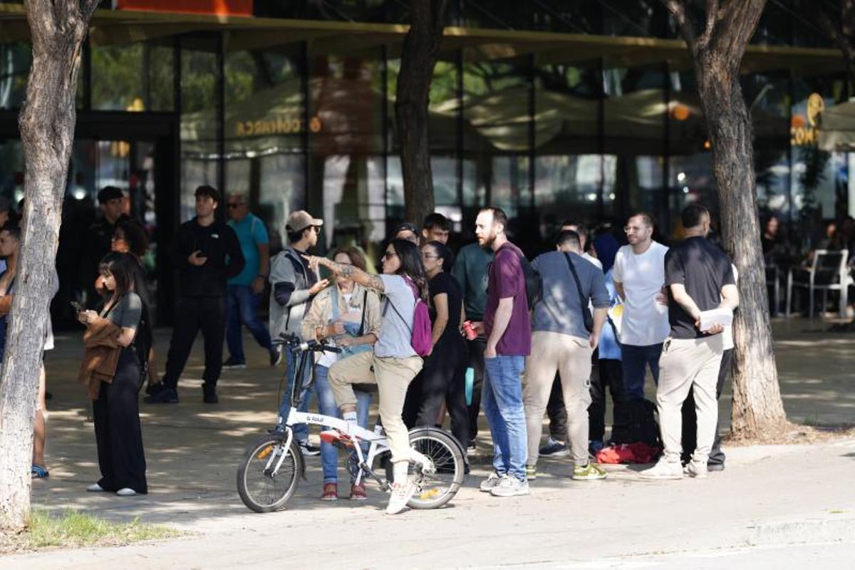 Confinados vecinos de la c/Natzaret de LH por una fuga de gas