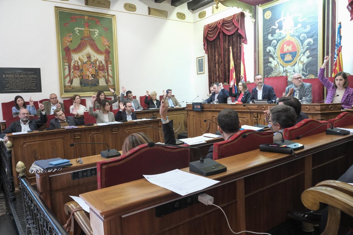 Un pleno del Ayuntamiento de Elche