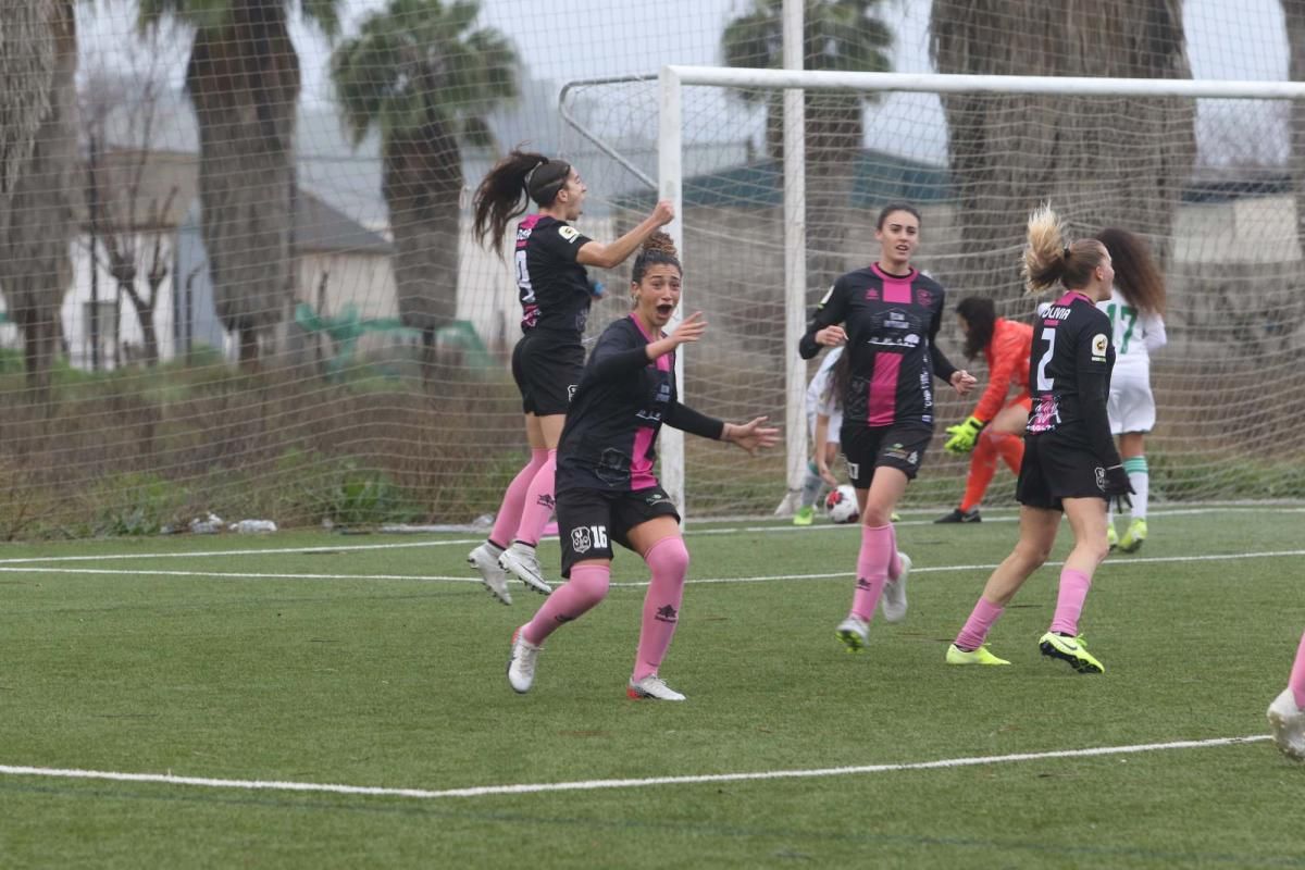 Emoción en el derbi femenino entre Córdoba y Pozoalbense