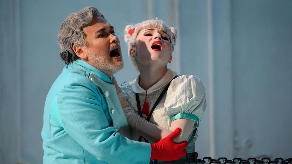 Imágenes de la ópera  ‘La Cenerentola’ de Rossini