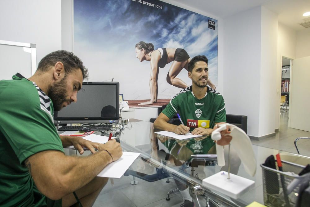 Los jugadores del Elche pasan las pruebas médicas