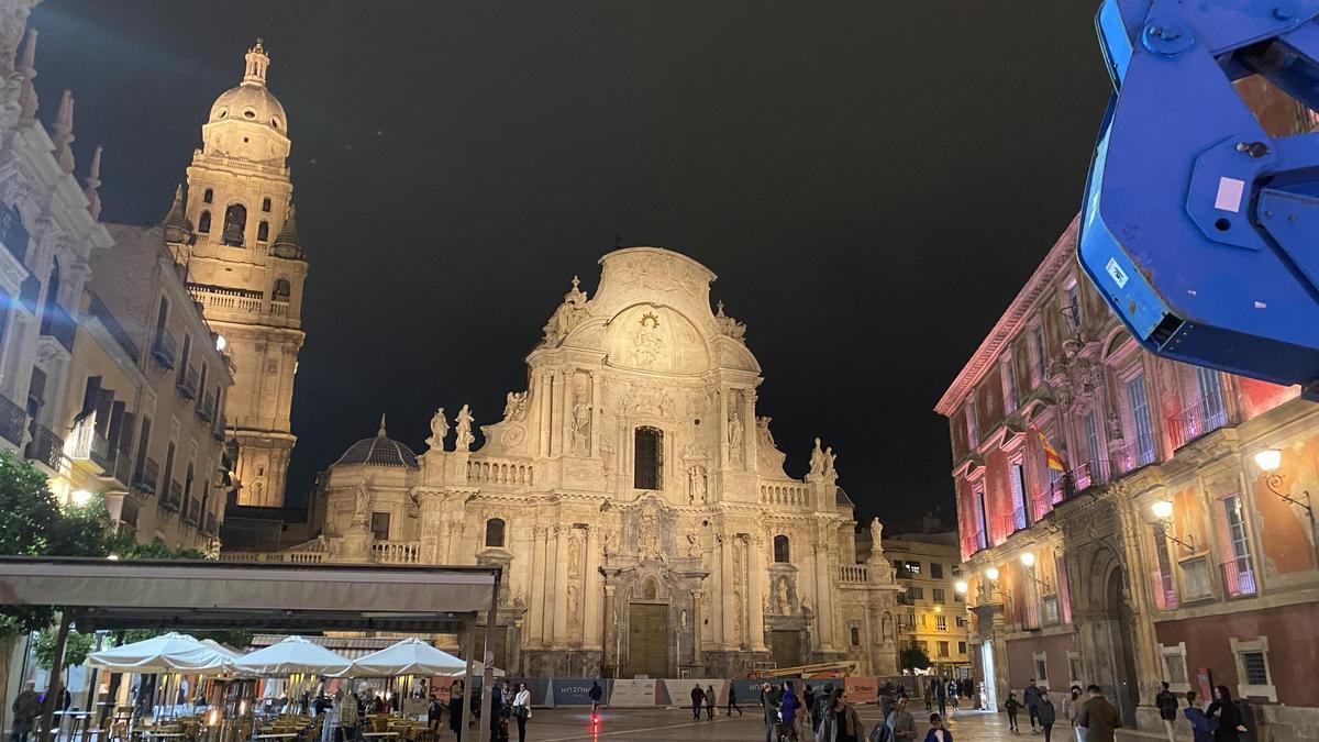 Plaza Belluga, donde se puede admirar la fachada principal de la Catedral de Murcia, joya de la ciudad.