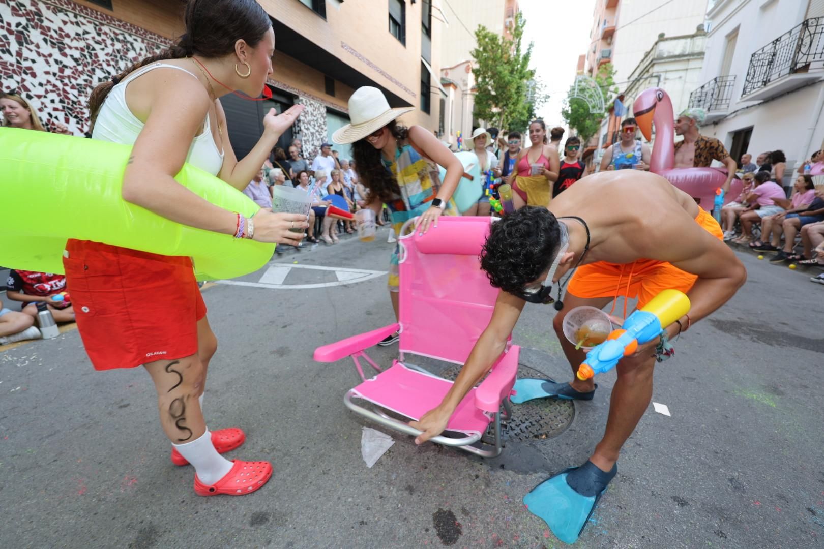 Galería | El Grau disfruta de su desfile de peñas