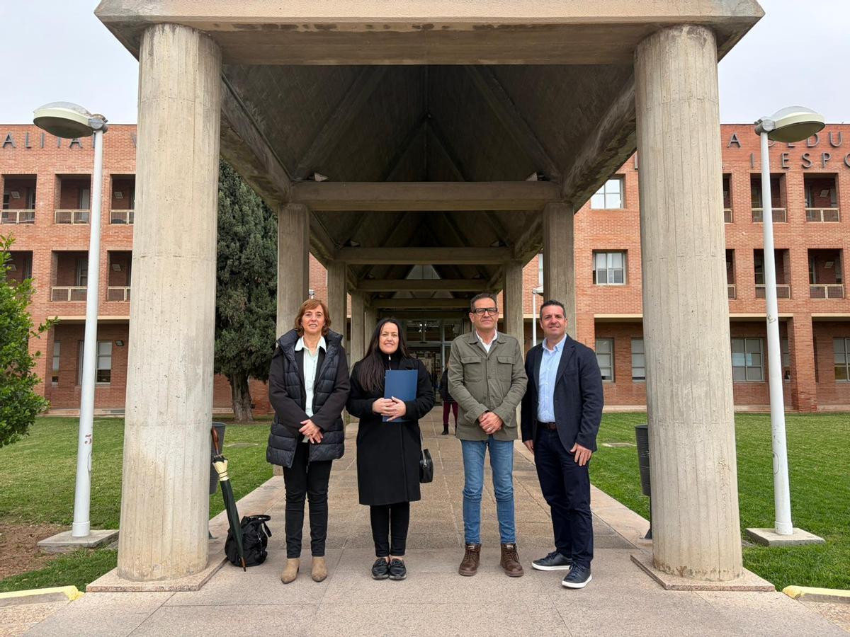 Visita de la Mancomunitat de l'Horta Sud y Florida a la conselleria de Educación.