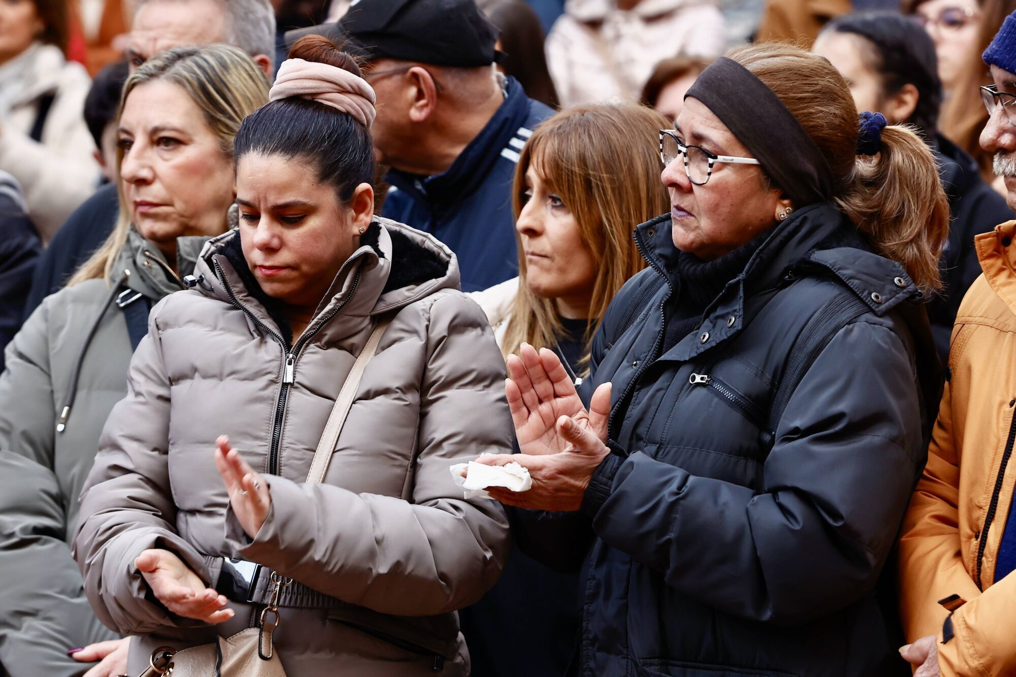 Multitudinaria manifestación en Langreo de repulsa por la muerte de Karilenia