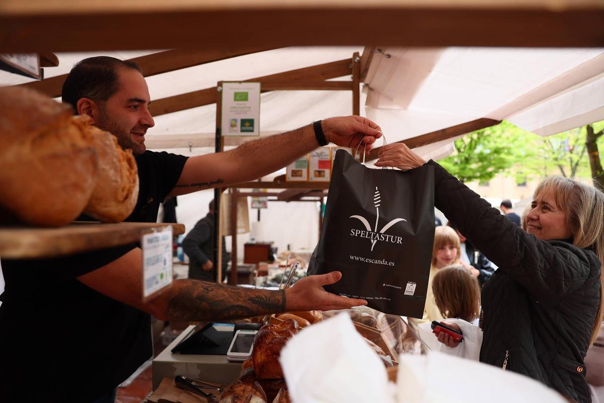El retorno del Mercado Artesanal y Ecológico a Oviedo El retorno del Mercado Artesanal y Ecológico a Oviedo