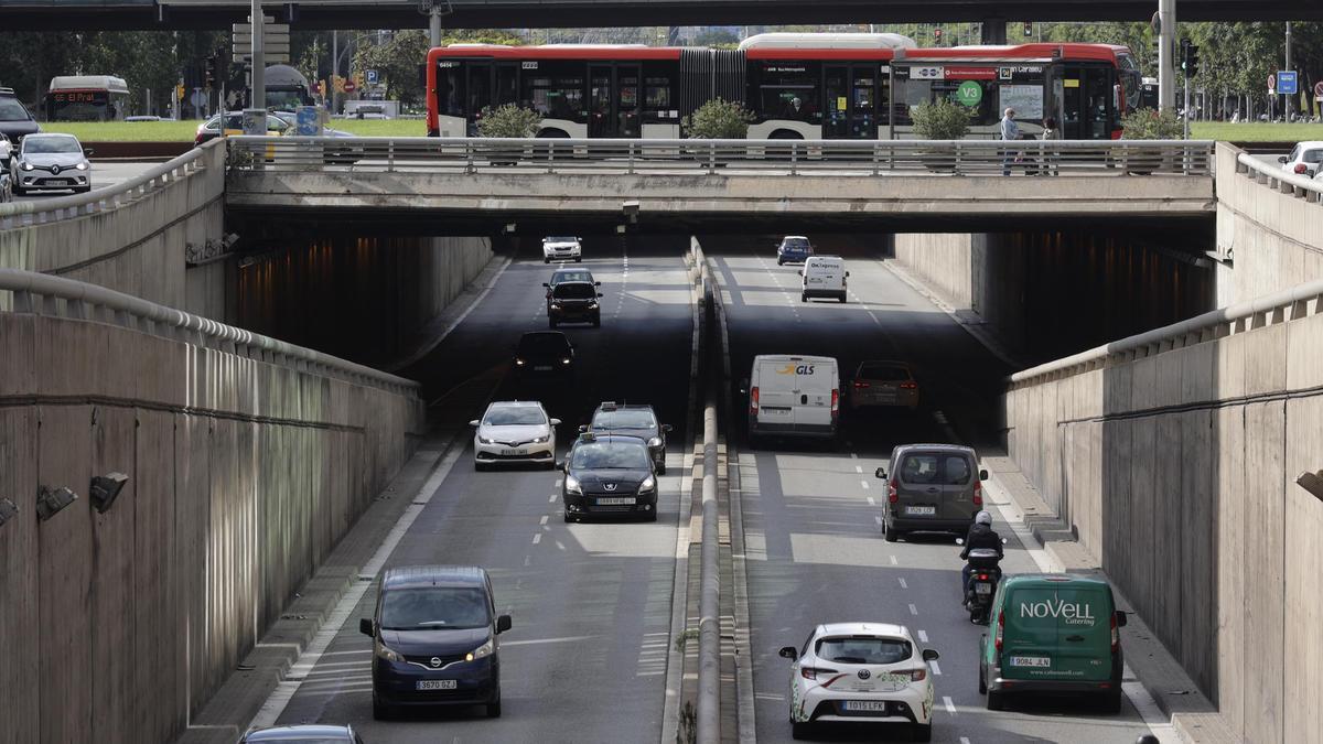 La serie de túneles que dan acceso a la C-31 desde la plaza de Cerdà