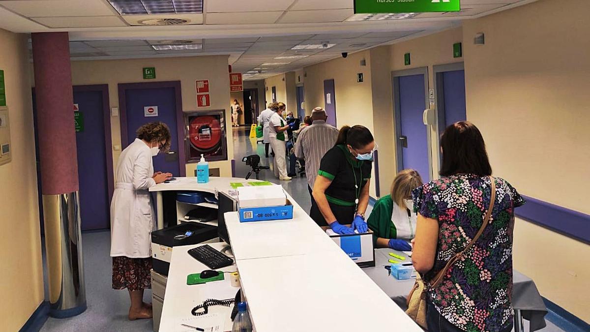 Vacunación en Hospitales Universitarios San Roque.