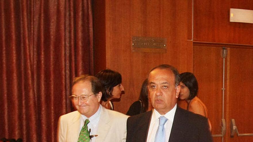 UNIA. El experto Juan Pérez, con el rector Juan Manuel Suárez.