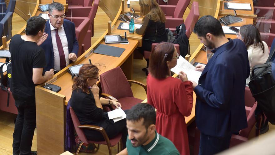 Diputados en las Corts esta mañana