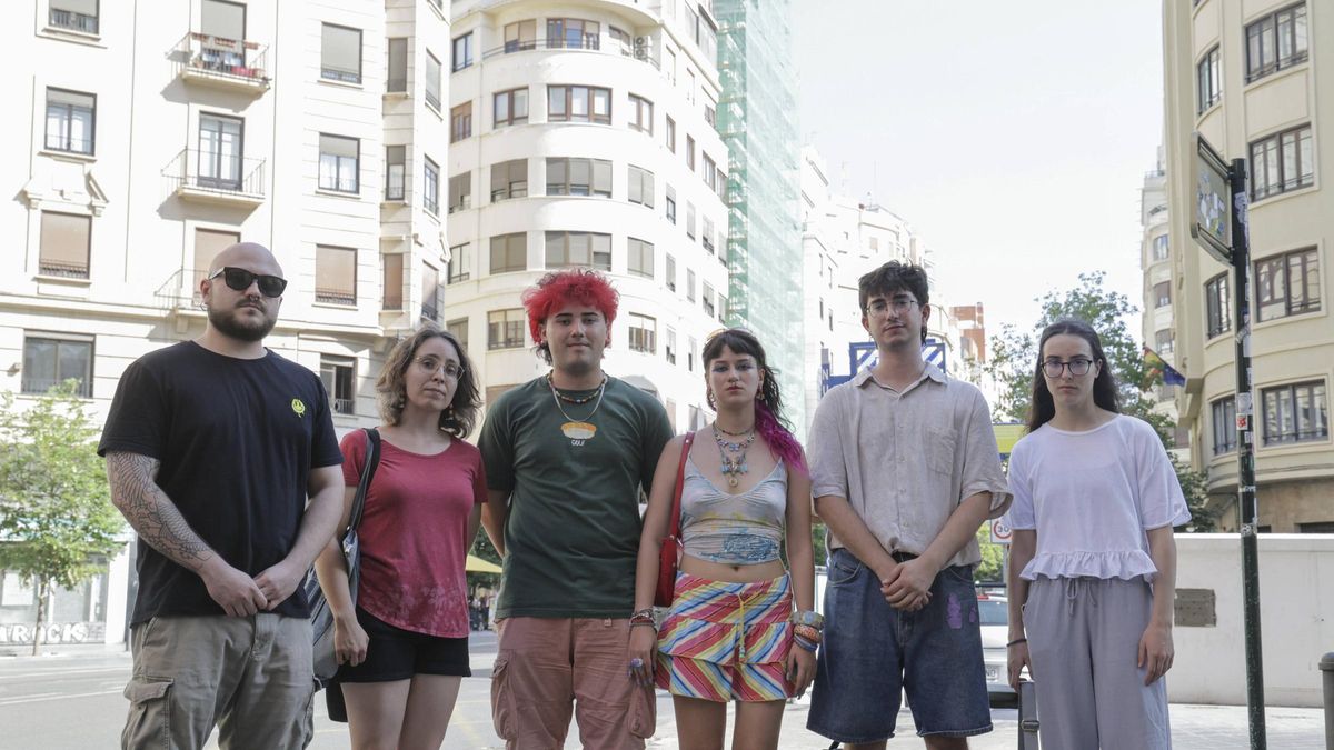 Alba, David, Marc, Clara, Iris y Sergio tienen más de 18 y menos de 30 años y comparten la “angustia” de una generación que busca por todos los medios un lugar donde vivir a un precio asequible
