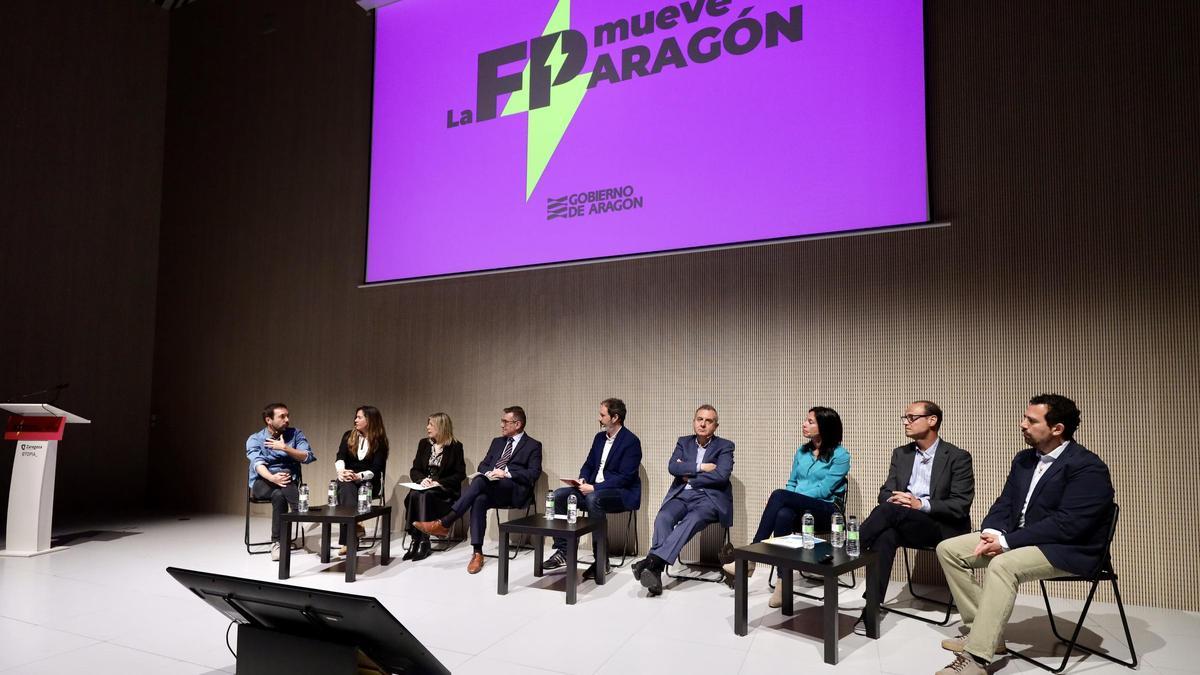 Los ponentes trataron temas como las competencias lingüísticas o la inserción laboral.