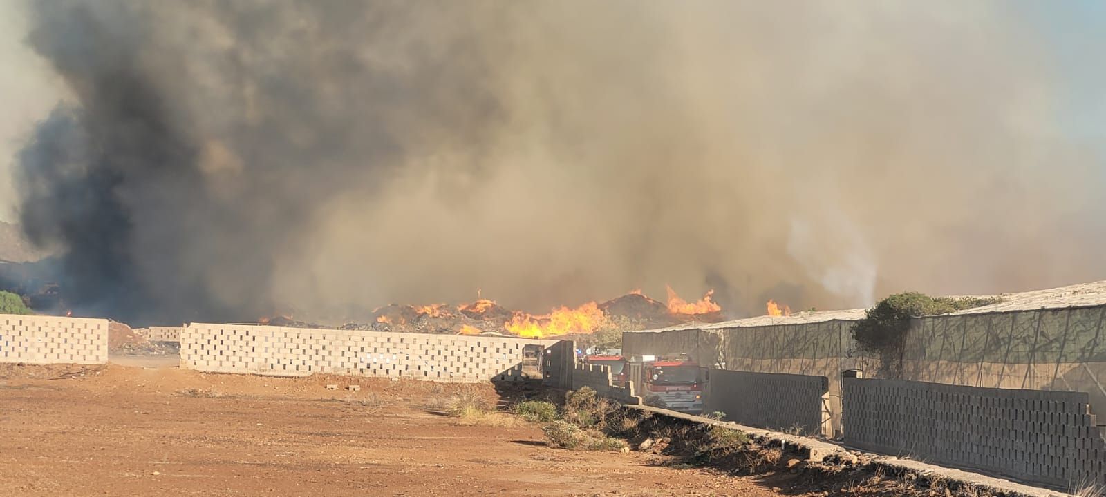 Incendio planta compostaje en Arona