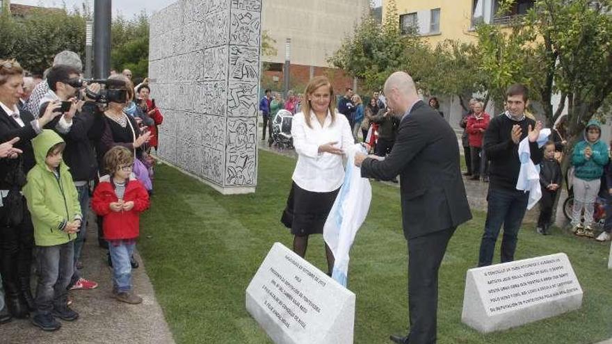 Solla inaugura en Bueu &quot;Inés-Palmira&quot;, una obra que es &quot;un canto a la vida y al amor&quot;