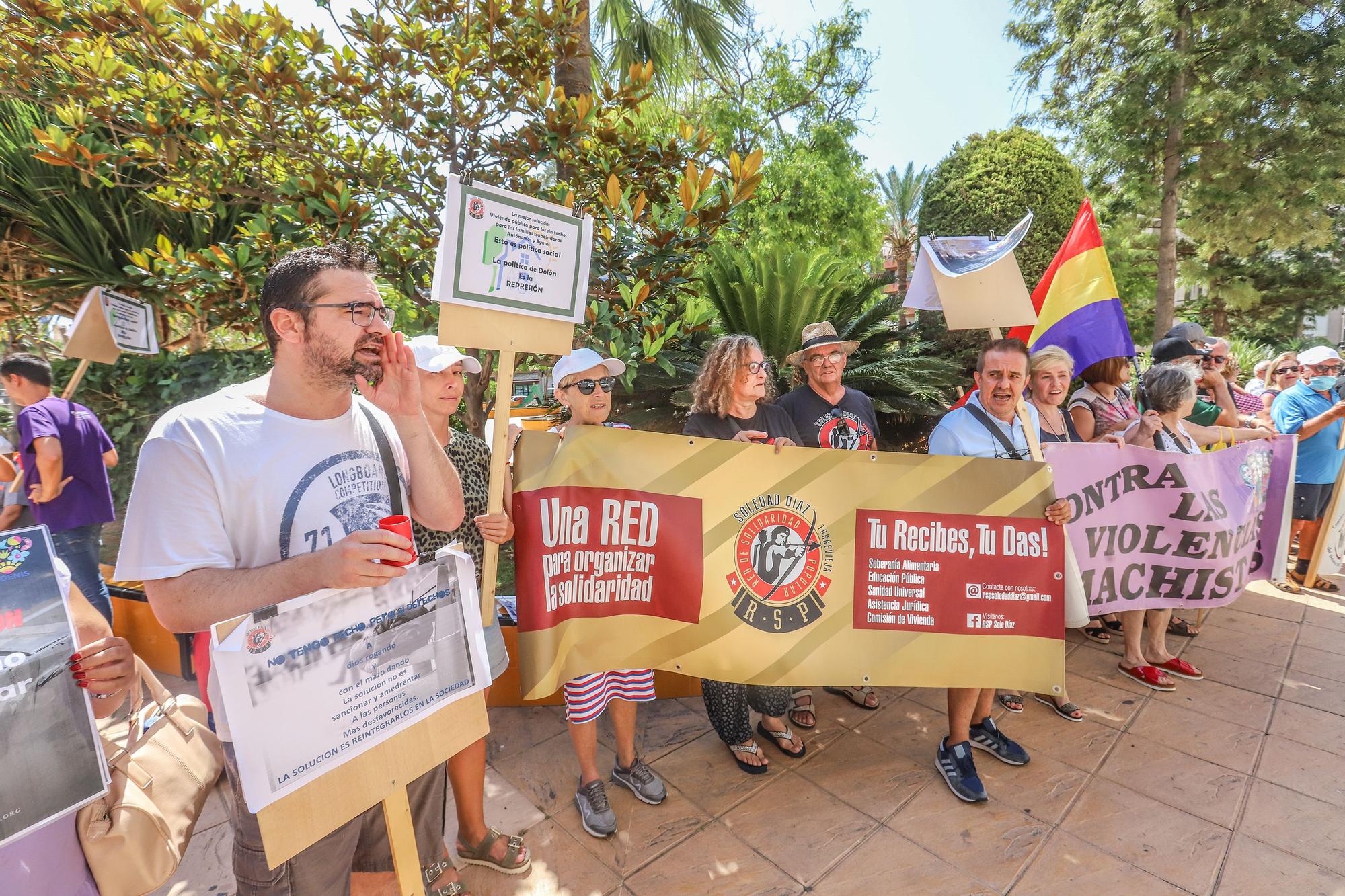 Protesta contra la ordenanza de convivencia en Torrevieja