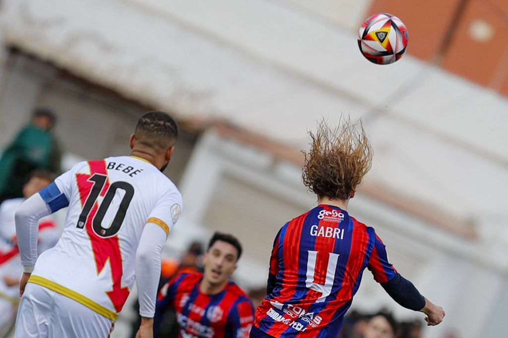 Encuentro de Copa del Rey entre el Rayo Vallecano y el Yeclano, en imágenes