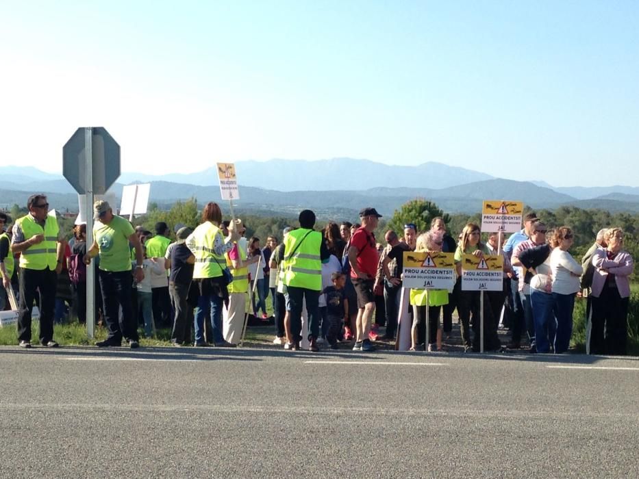 Tallada l''N-260 a Navata a causa d''una manifestaci