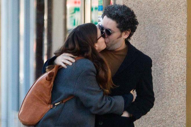 María Valverde y Gustavo Dudamel, todo besos por las calles de Madrid