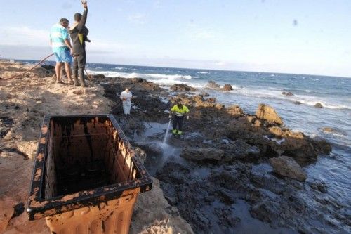 VERTIDO DE PETROLEO