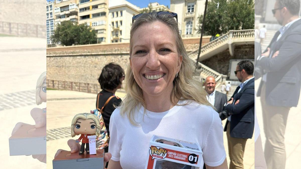 El regalo de una simpatizante a la candidata de Cs en la Región de Murcia que deja alucinado a todo el partido Flipamos