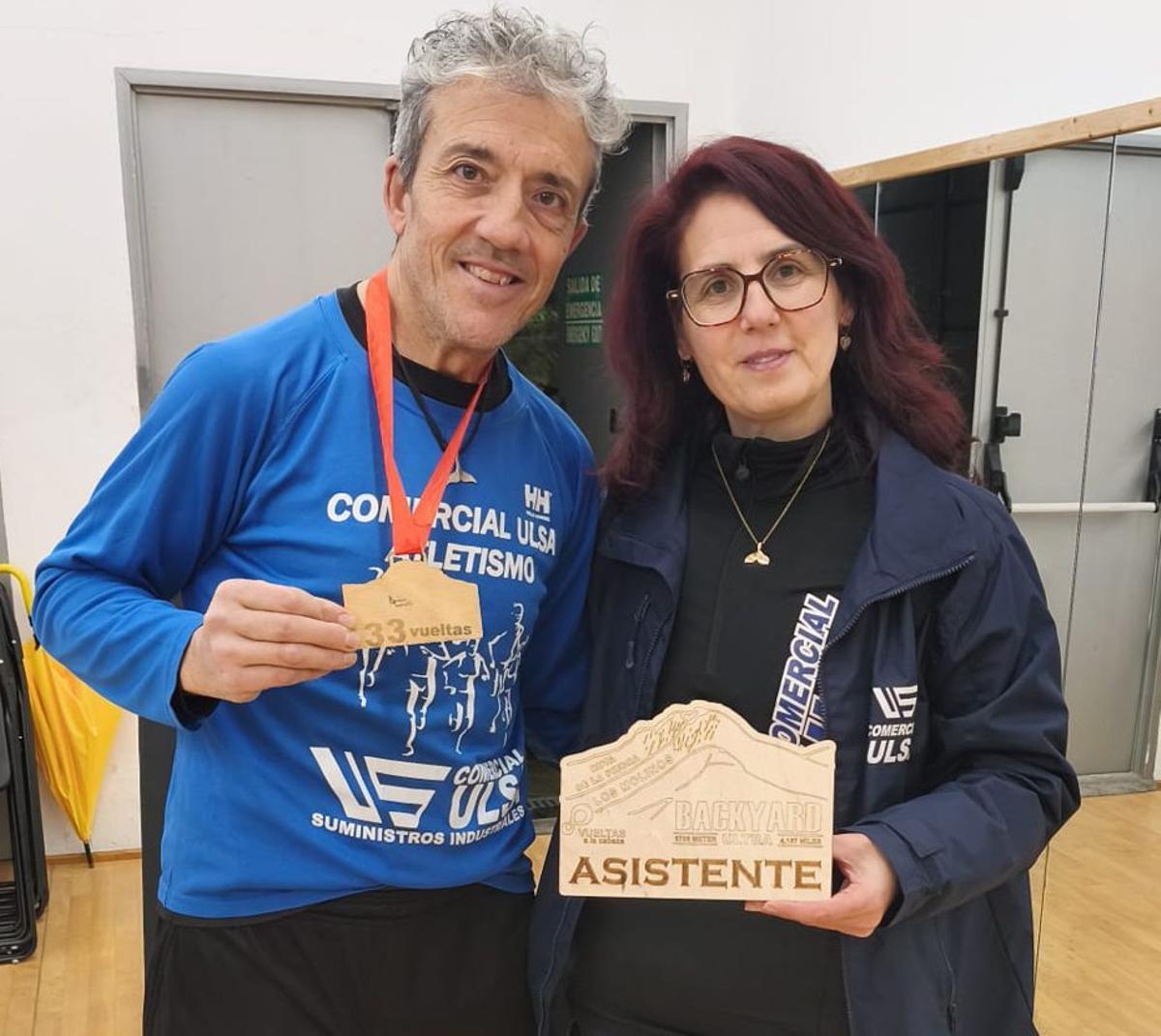 Josiko Manso, junto a su asistente Mariam. | JMC