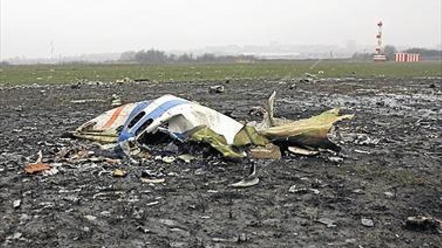 Mueren 62 personas al estrellarse un avión de FlyDubai en Rusia