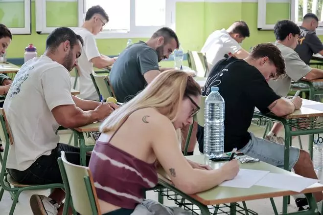 Oposiciones a docente 2026 en Tenerife