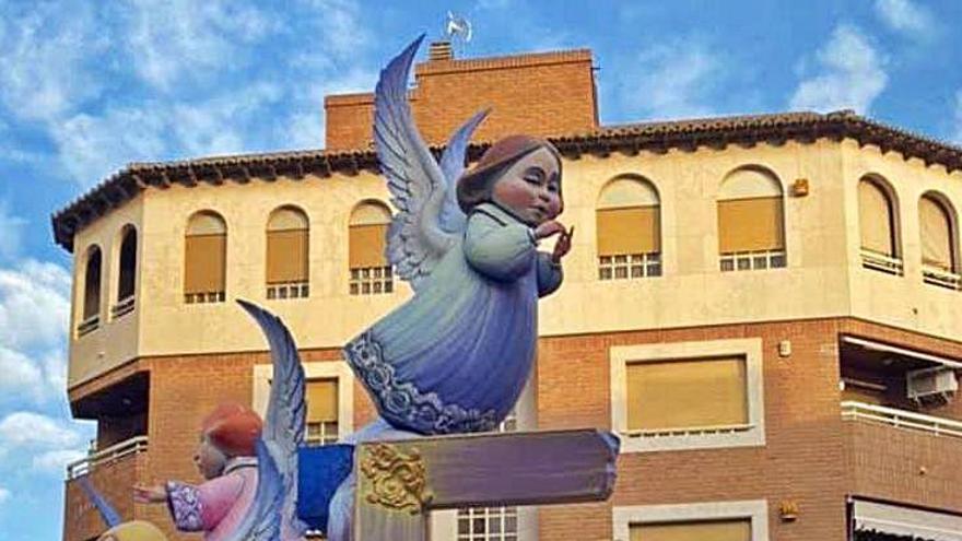 Sueca decreta la suspensión con cinco fallas ya plantadas en la calle