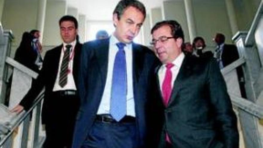 Los barones redoblan la presión sobre Zapatero para que revele ya su futuro