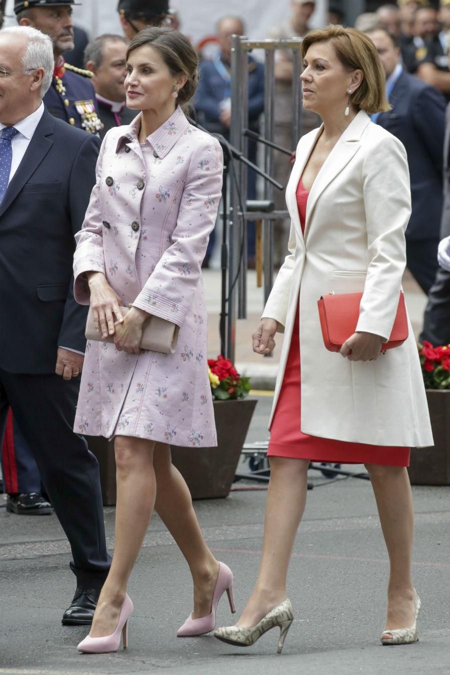 Doña Letizia junto a Maria Dolores de Cospedal en el Día de las Fuerzas Armadas en Logroño