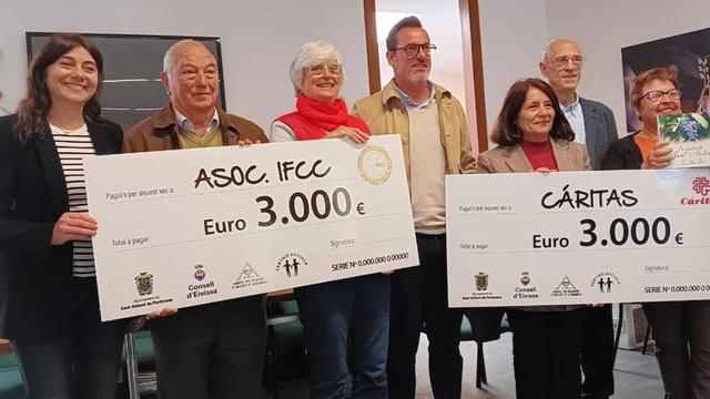 La Associació de Majors de Sant Mateu dona 6.000 euros a IFCC y Cáritas  | ASA