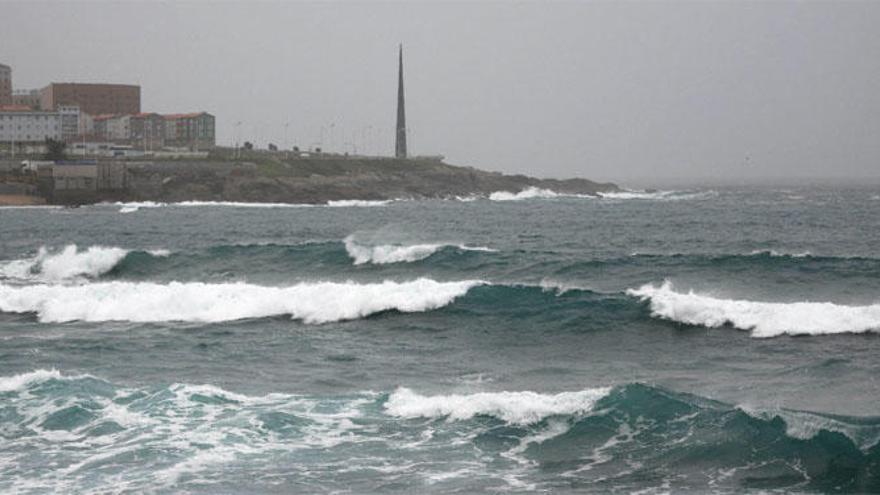 La lluvia persiste en Galicia y el viento sopla a más de 90km/h