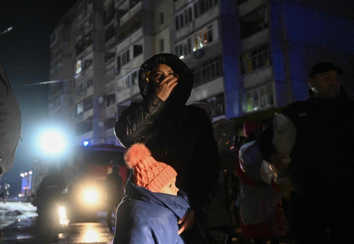 Cortes de luz en ciudades de Ucrania tras ataques rusos