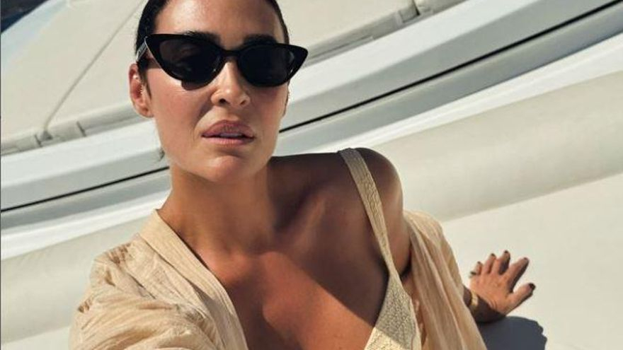 Vicky Martín Berrocal sorprende con un inesperado compañero de vacaciones en Ibiza