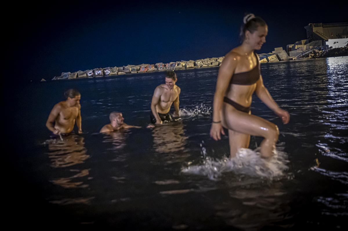 Baños contra la noche infernal en Barcelona