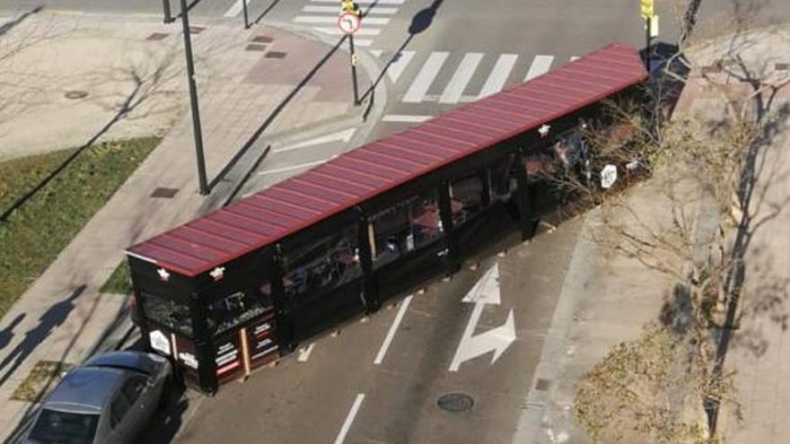 Marquesina cruzada en Ciudadano Kane, en Valdespartera, esta tarde.