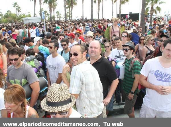 EL RITMO INDIE INVADE LA PLAYA DE BURRIANA EN UNA PRIMERA JORNADA CON GRAN AFLUENCIA DE PÚBLICO