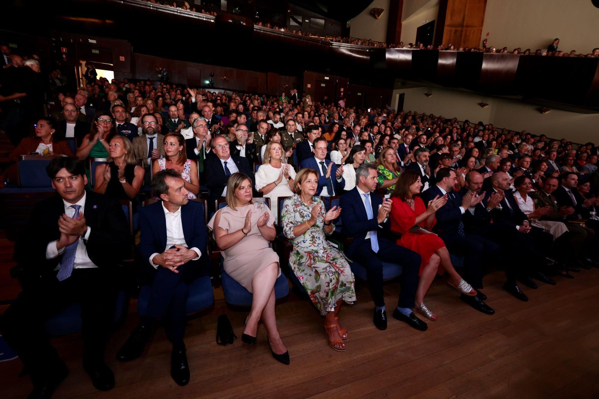 EN IMÁGENES: El acto en Oviedo de entrega de Medallas y distinciones de Asturias